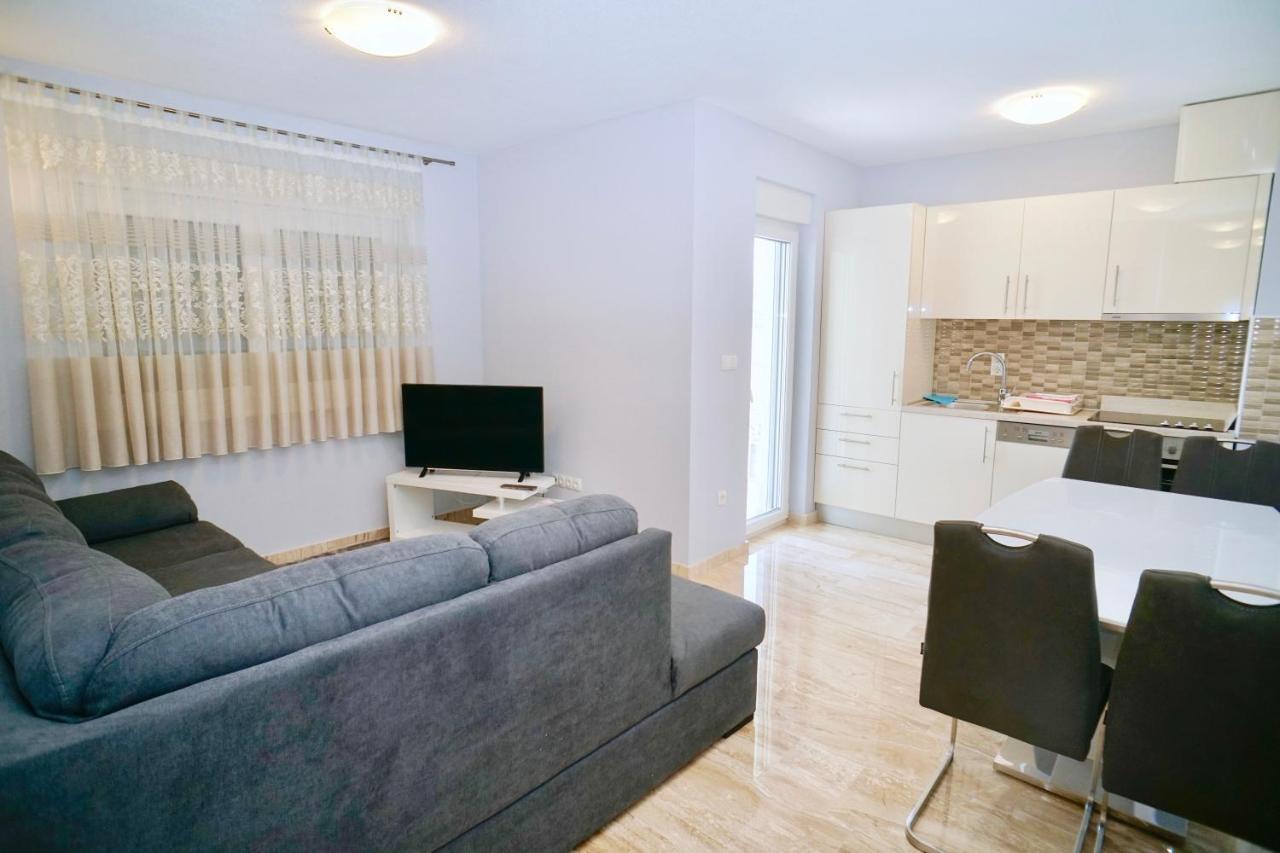 Trogir-Luxury Villa Sapphirus セゲット・ヴラニツァ エクステリア 写真