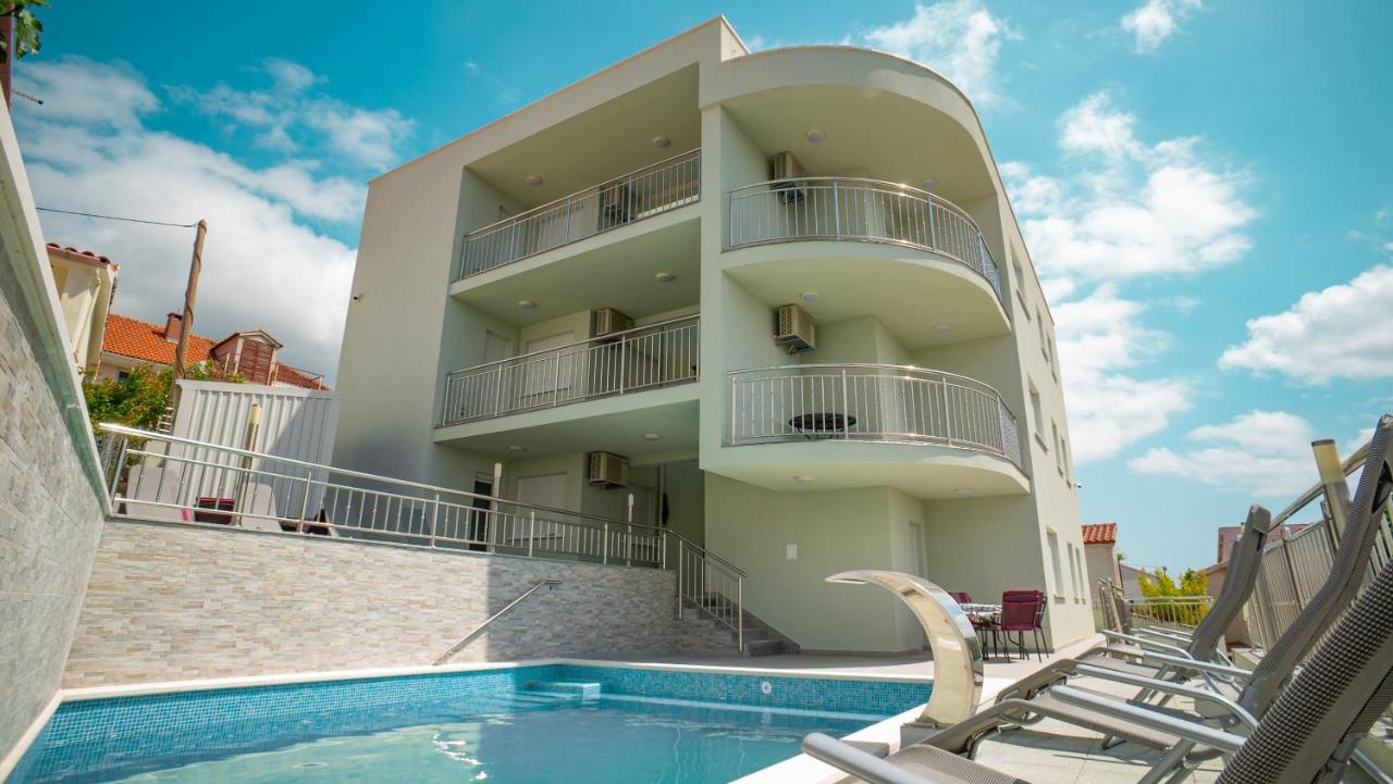 Trogir-Luxury Villa Sapphirus セゲット・ヴラニツァ エクステリア 写真