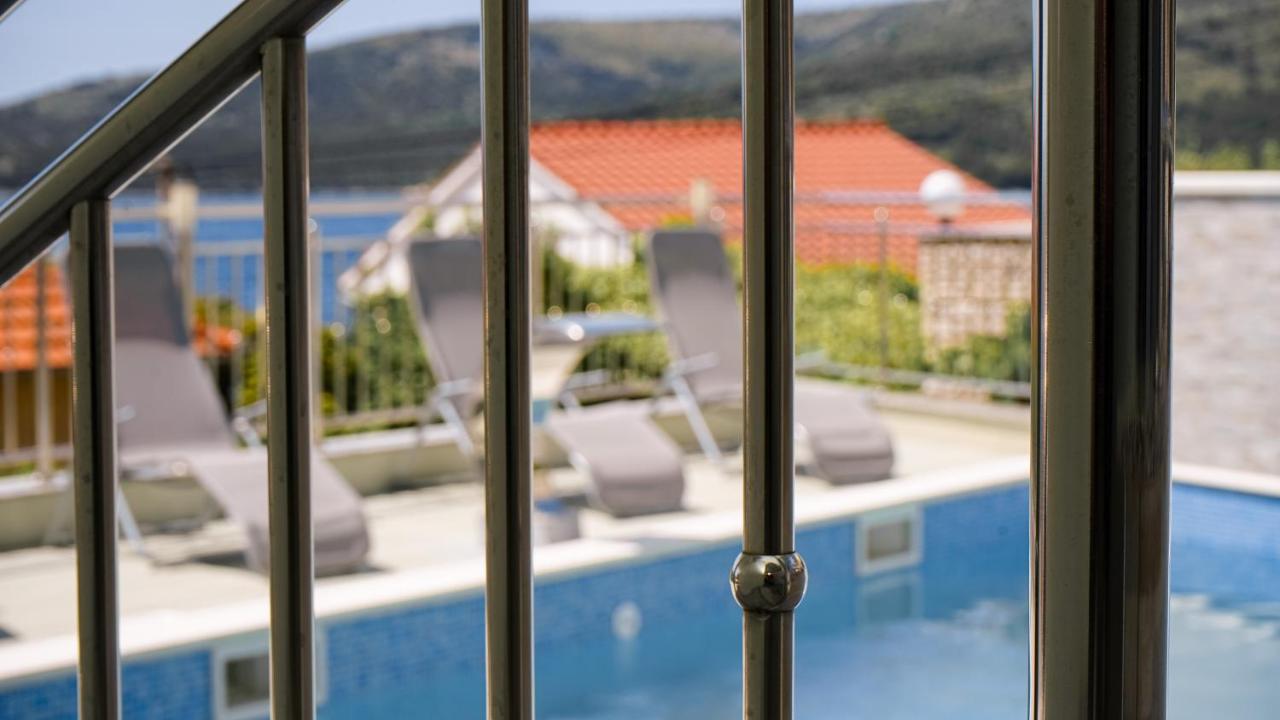 Trogir-Luxury Villa Sapphirus セゲット・ヴラニツァ エクステリア 写真