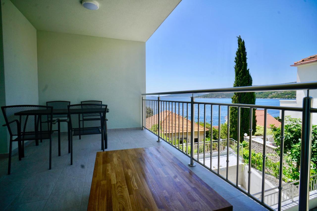 Trogir-Luxury Villa Sapphirus セゲット・ヴラニツァ エクステリア 写真