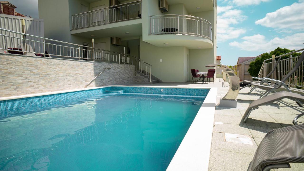 Trogir-Luxury Villa Sapphirus セゲット・ヴラニツァ エクステリア 写真